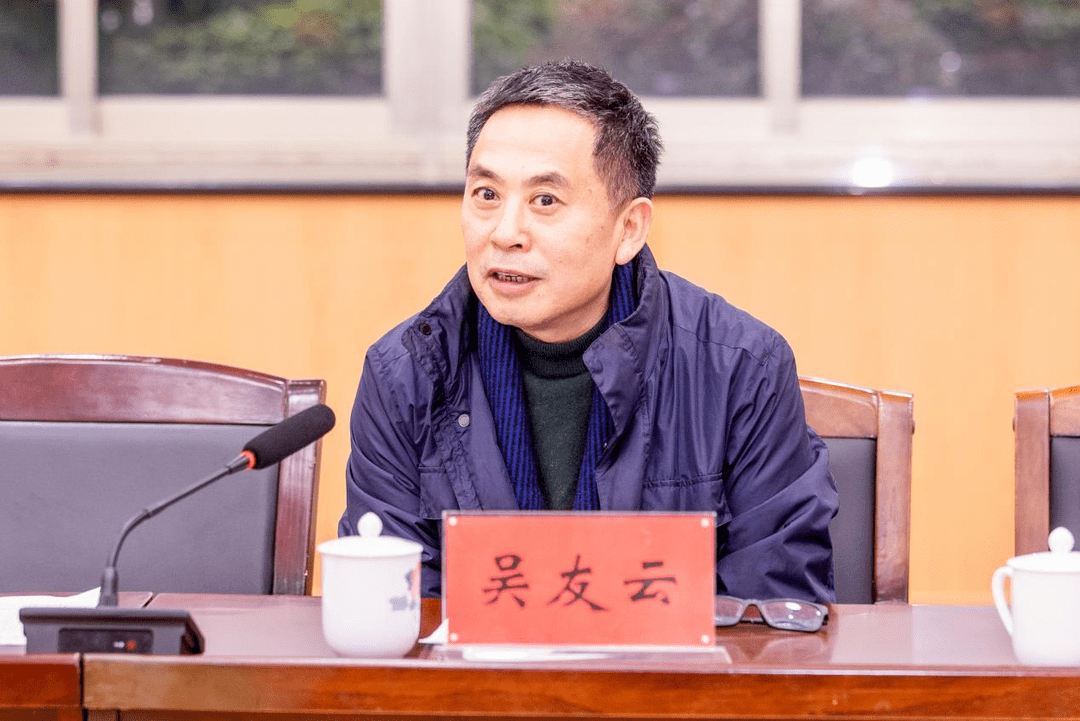 吴友云<strong></p>
<p>皇氏乳业股票</strong>,主动交代问题