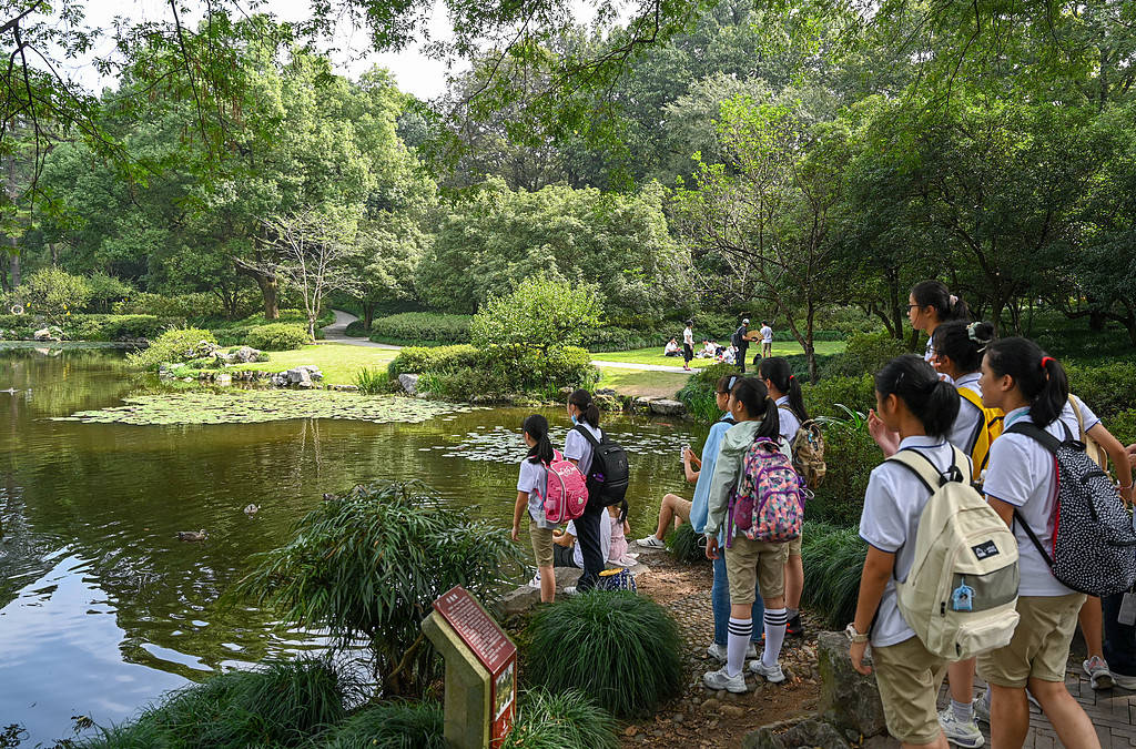 多地中小学生“喜提”5天秋假<strong></p>
<p>600740股票</strong>,用孩子拉动消费能如愿吗?