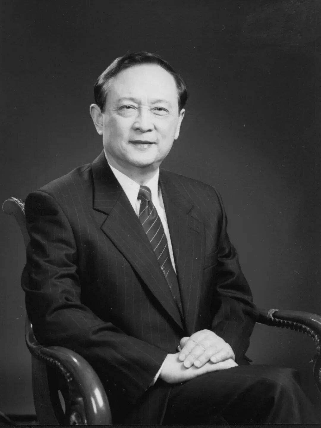 重大损失<strong></p>
<p>福成五丰股票</strong>!周国治先生在美去世