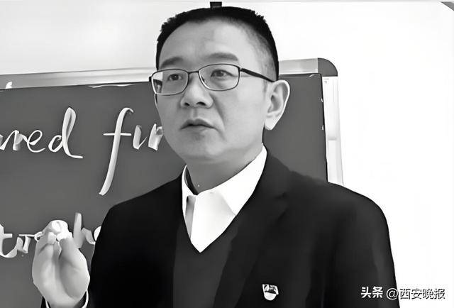 突发讣告!被学生抢鸡排的网红校长苗本臣病逝<strong></p>
<p>福成五丰股票</strong>,年仅54岁