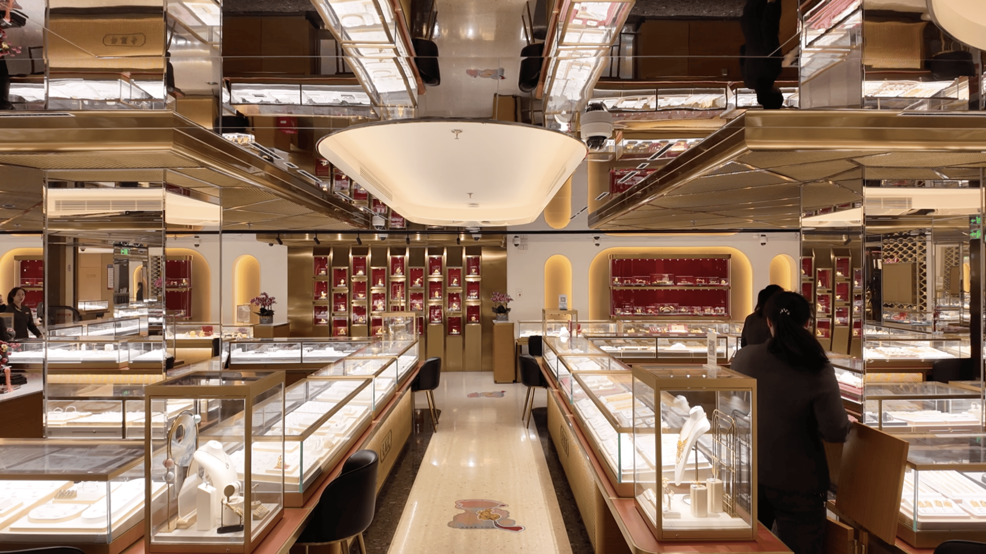 实探|金价惊魂一夜后:“囤金大爷大妈”挤爆金店<strong></p>
<p>600303股票</strong>,拿下百克金条