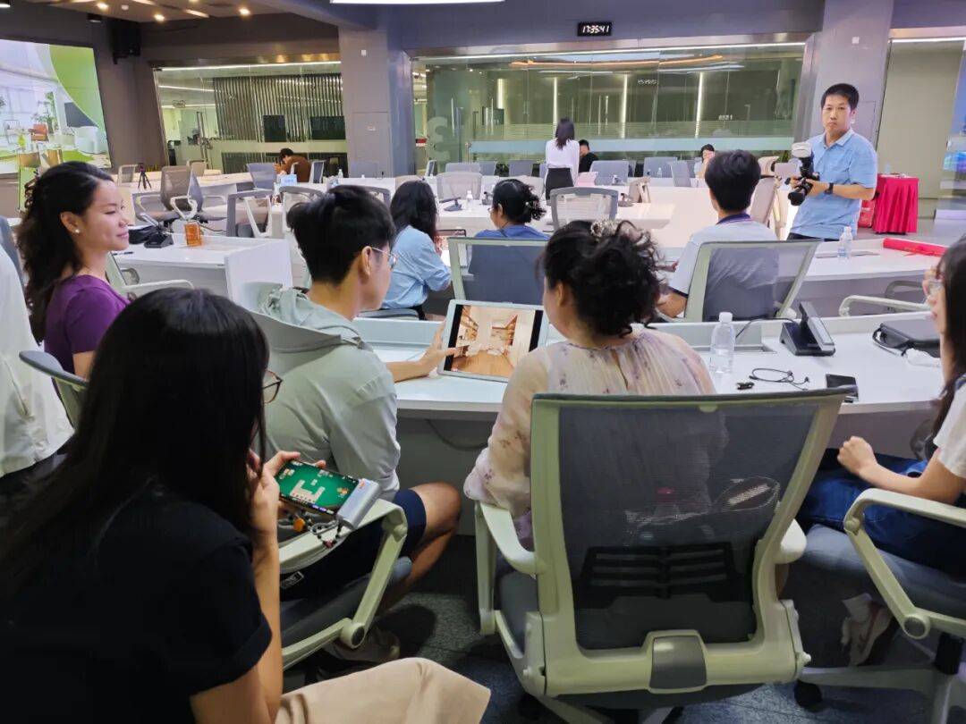 心疼!南宁一业主上厕所要经过厨房<strong></p>
<p>600303股票</strong>,抽油烟机贴防撞条……