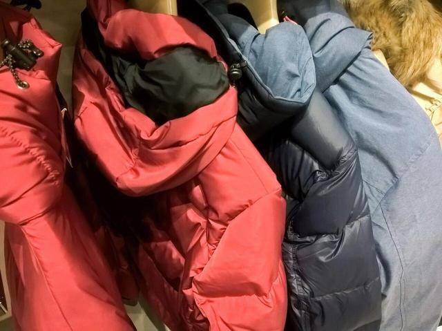 羽绒服里穿薄点才暖和!一个超简单的穿搭技巧<strong></p>
<p>600303股票</strong>,快收藏