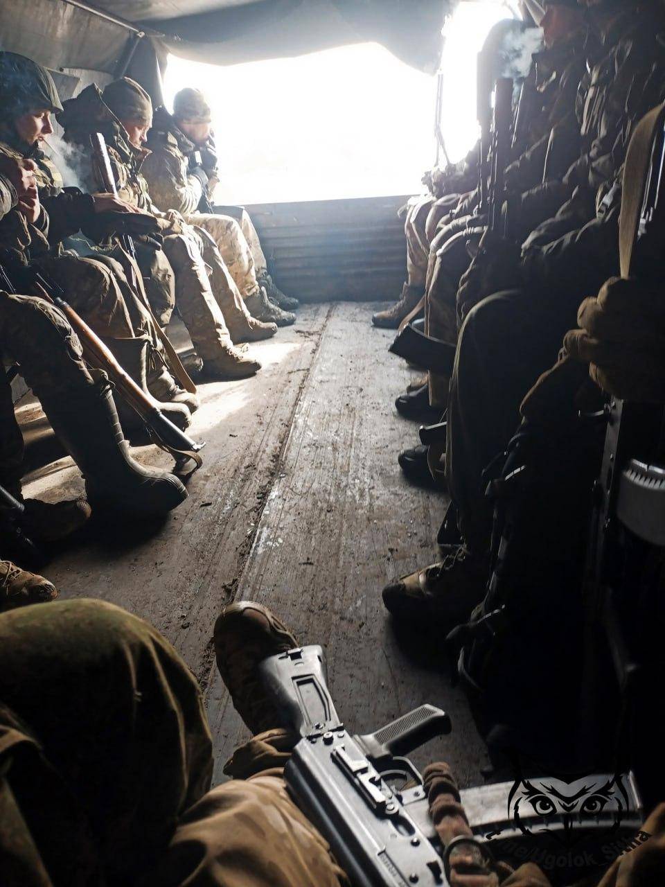 血拼一夜！俄军敢死队冲入赫尔松<strong></p>
<p>顺丰股票002352</strong>，远火大开杀戒，乌军机器人参战