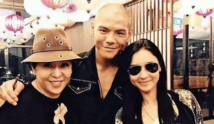 考古丨《喜剧之王》的“顶级售后”?周星驰罕见露面为张柏芝打call<strong></p>
<p>顺丰股票002352</strong>,瞬间点燃全场!