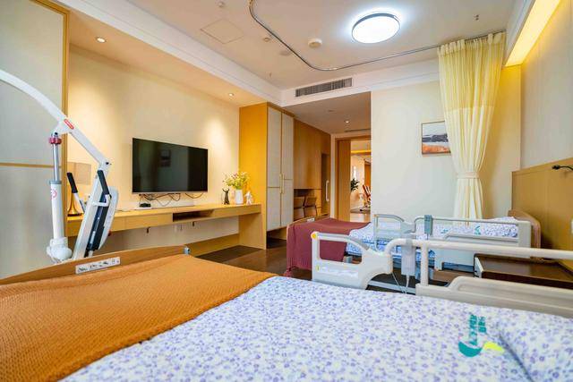 在成都养老能有多“巴适”<strong></p>
<p>顺丰股票002352</strong>?重阳节这些养老福利请查收