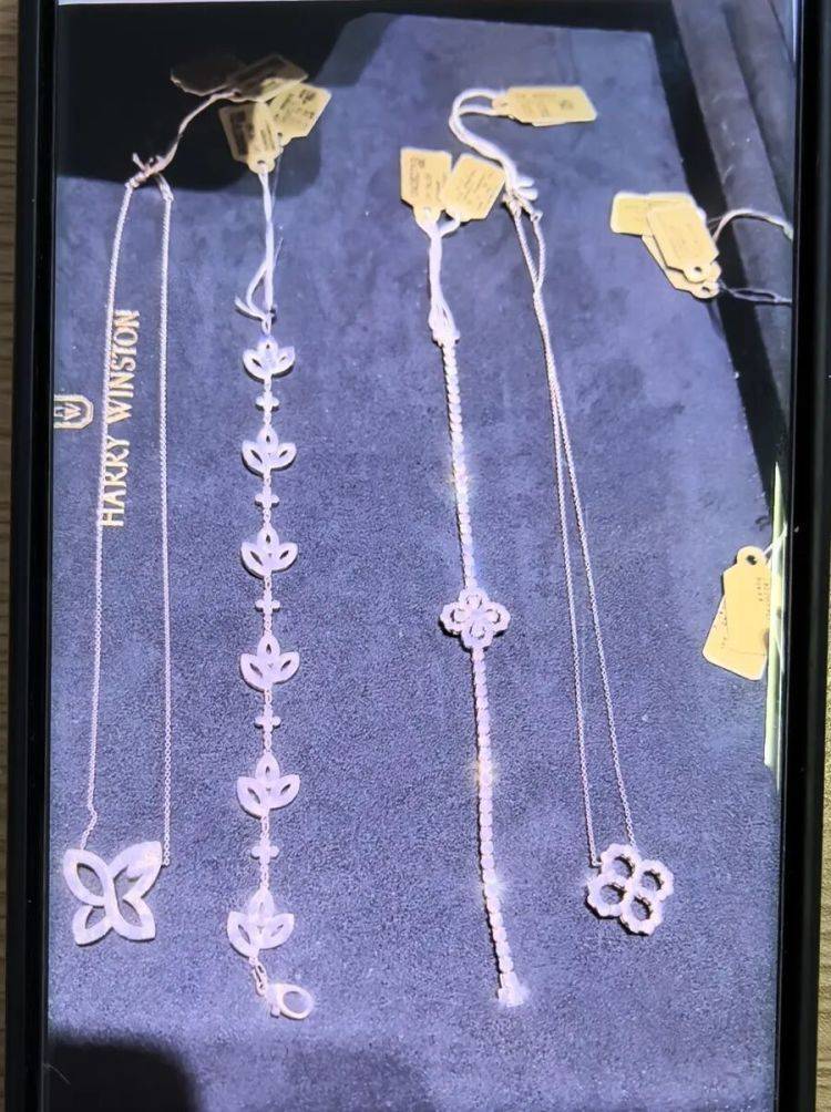 事发上海!女子崩溃“他昨晚还在我家吃饭”<strong></p>
<p>亚马逊股票股价实时行情</strong>,聊天记录曝光诈骗细节