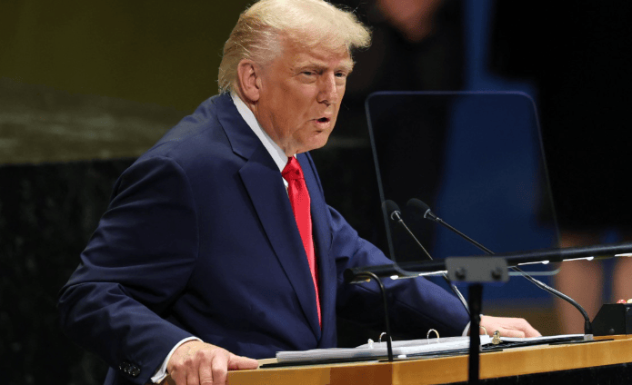 美国果然不可信!中美会谈刚落地,特朗普开始“唱反调”,下令打造黄金舰队对付中国?