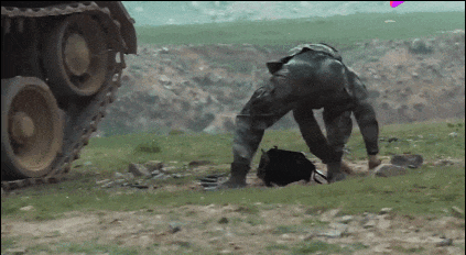 解放军报警!有人拾取3吨多炮弹残片卖钱<strong></p>
<p>股票新闻</strong>,甚至有完整弹头?