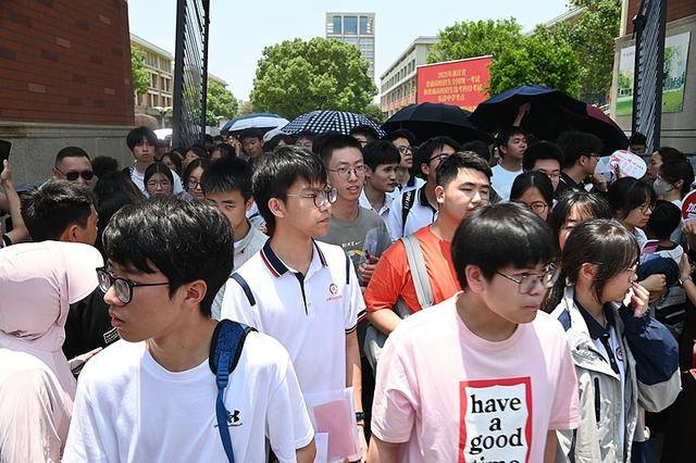 破解“县中失落”：如何让县域1600万高中生考上好大学<strong></p>
<p>股票新闻</strong>？