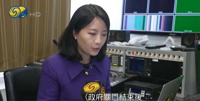 美政府“停摆”持续<strong></p>
<p>股票新闻</strong>,联邦雇员被迫搞起了副业:送快递、帮忙遛狗