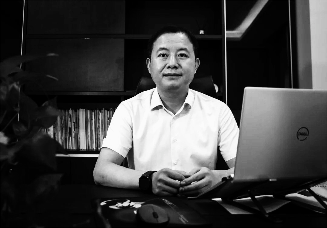 46岁董事长<strong></p>
<p>股票新闻</strong>,突发疾病离世!官网已变黑白