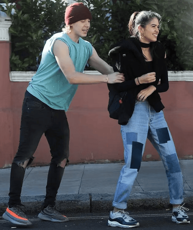 考古|小贝俩儿子恋上同一个女人<strong></p>
<p>股票新闻</strong>,原来贝克汉姆家族关系破裂竟是因为她!