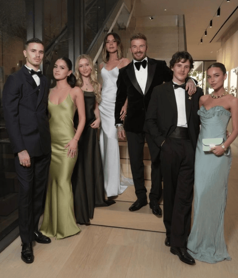 考古|小贝俩儿子恋上同一个女人<strong></p>
<p>股票新闻</strong>,原来贝克汉姆家族关系破裂竟是因为她!