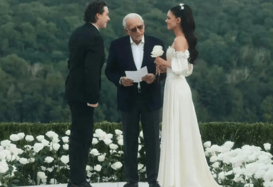 考古|小贝俩儿子恋上同一个女人<strong></p>
<p>股票新闻</strong>,原来贝克汉姆家族关系破裂竟是因为她!