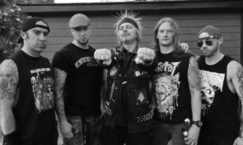 考古|小贝俩儿子恋上同一个女人<strong></p>
<p>股票新闻</strong>,原来贝克汉姆家族关系破裂竟是因为她!