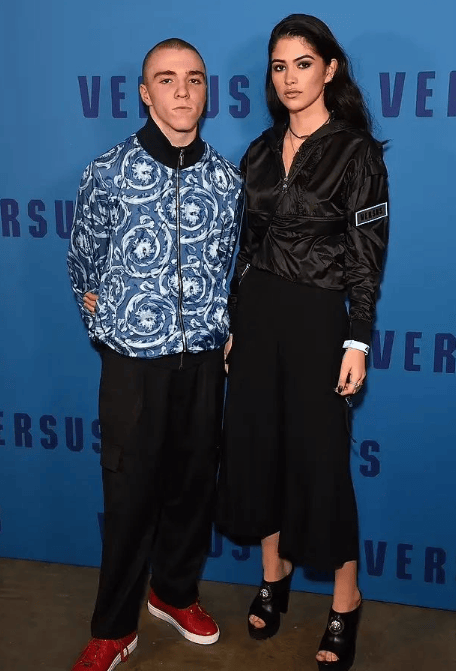 考古|小贝俩儿子恋上同一个女人<strong></p>
<p>股票新闻</strong>,原来贝克汉姆家族关系破裂竟是因为她!