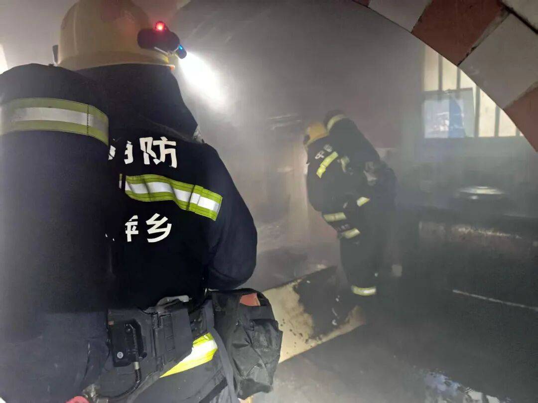 大意了！爷爷送孙子上学前忘了这件事<strong></p>
<p>白银股票</strong>，一家人差点无家可归！