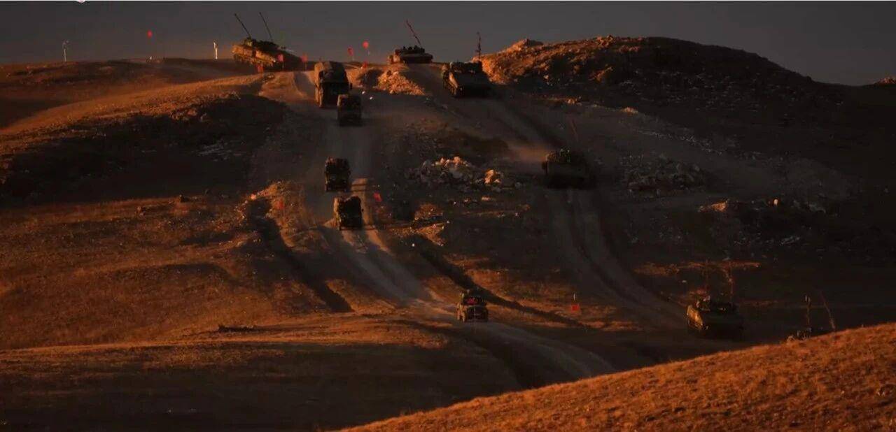 大场面!机器狗、无人机开路<strong></p>
<p>连云港股票</strong>,实兵对抗演练画面公布