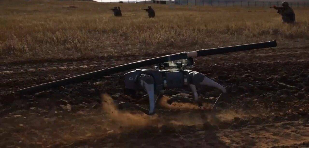 大场面!机器狗、无人机开路<strong></p>
<p>连云港股票</strong>,实兵对抗演练画面公布