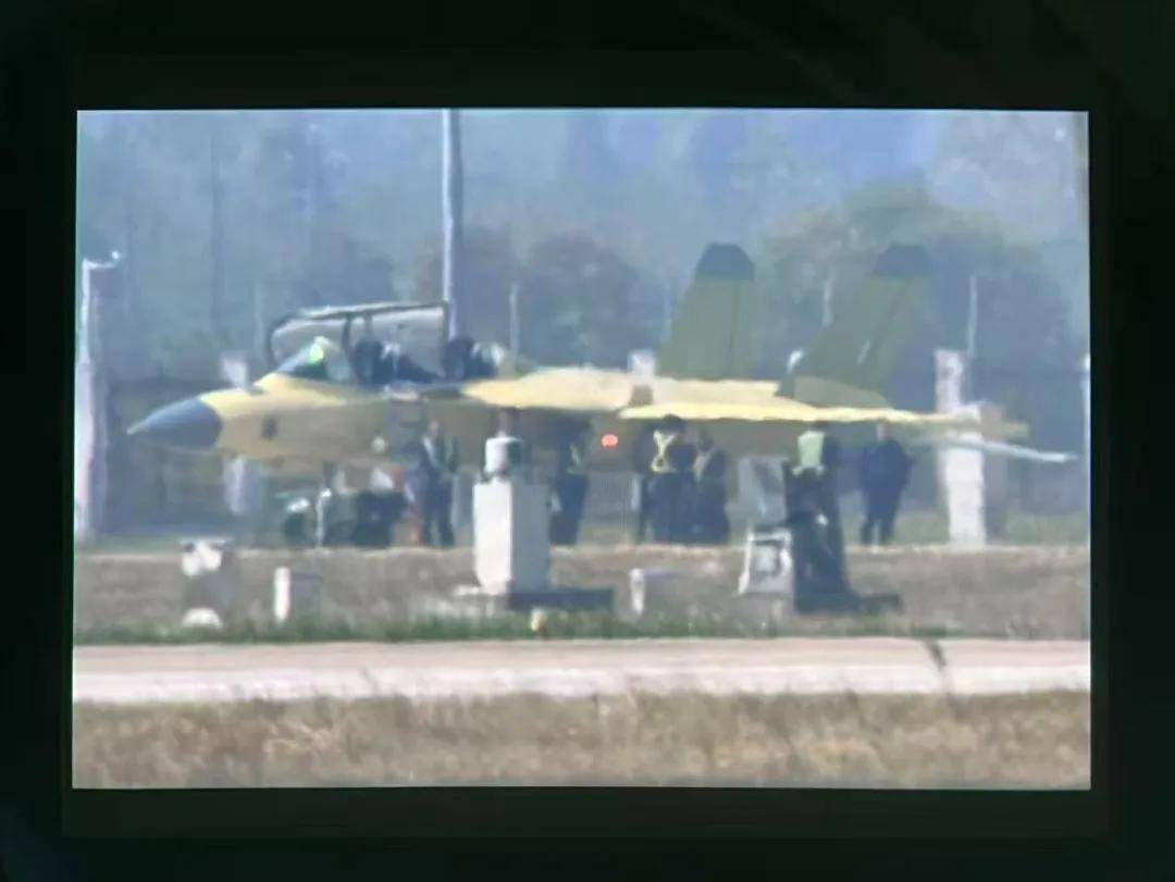 歼-35青春版<strong></p>
<p>连云港股票</strong>？076专用舰载机？新机“超级小黄蜂”究竟是干嘛的？