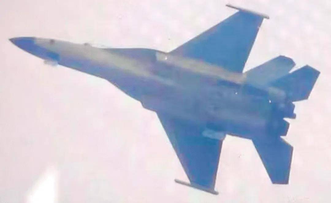 歼-35青春版<strong></p>
<p>连云港股票</strong>？076专用舰载机？新机“超级小黄蜂”究竟是干嘛的？