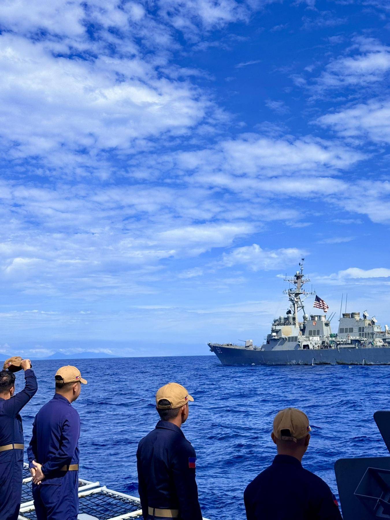 美军再度遭遇耻辱时刻:中国海军6艘战舰包围<strong></p>
<p>东吴证券股票</strong>,815舰插入南海演习