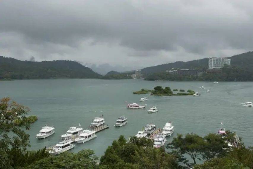 两岸统一众望所归!台湾岛内掀起入党潮<strong></p>
<p>正荣股票</strong>,869人加入国民党,洪秀柱出面促统,果然没让大陆失望!