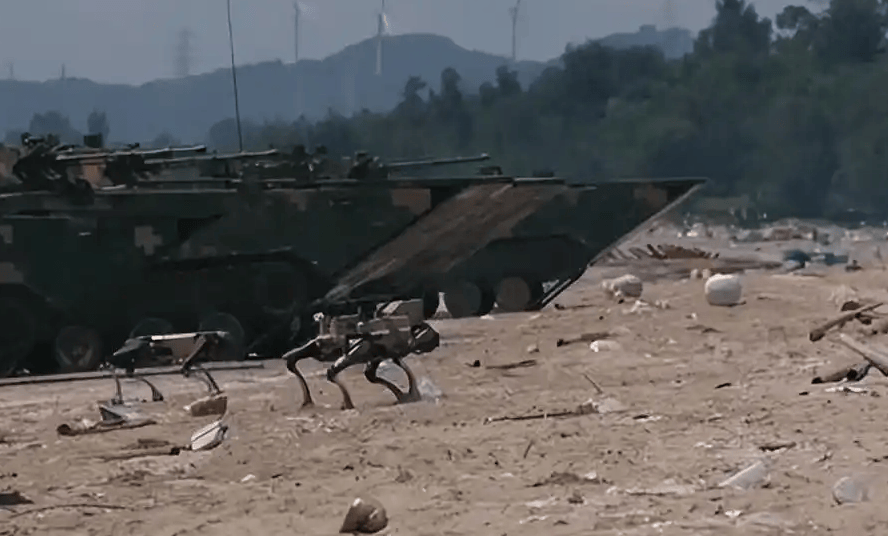 解放军“机器狼”投入台海<strong></p>
<p>上海能源股票</strong>，集群抢滩动作丝滑