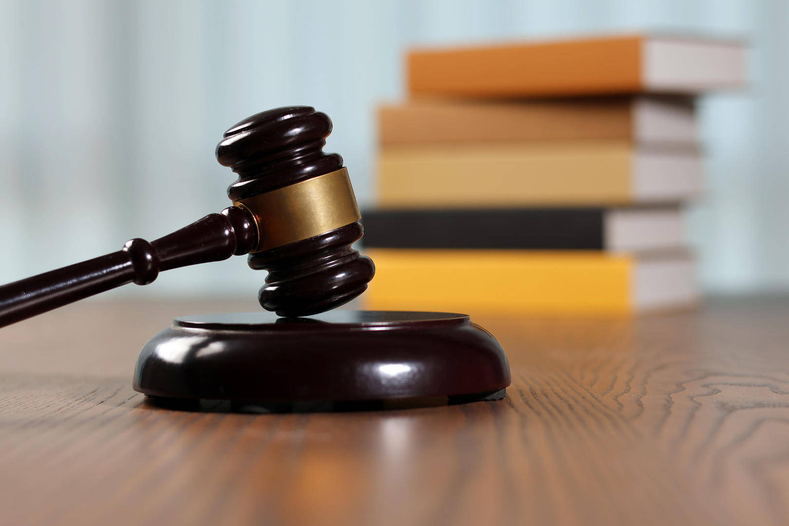 18岁女主播被公司主管性侵后起诉解除合同<strong></p>
<p>上海能源股票</strong>，遭公司反诉索赔10余万元，一审判了