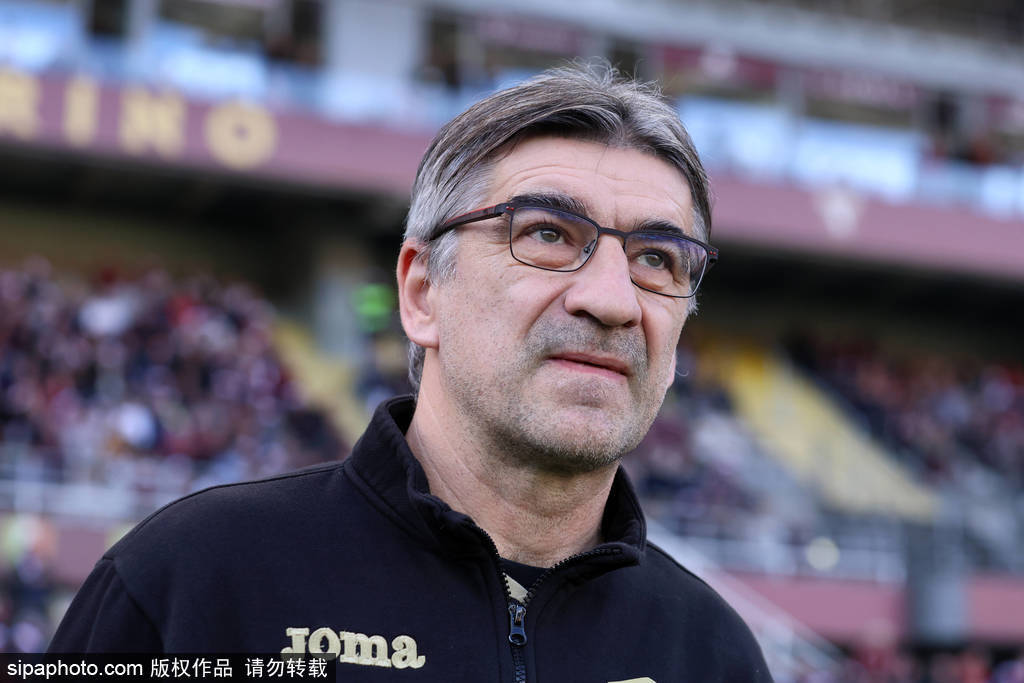 1年被解雇3次<strong></p>
<p>飞亚达股票</strong>！亚特兰大官宣尤里奇下课 球队暂列意甲第13