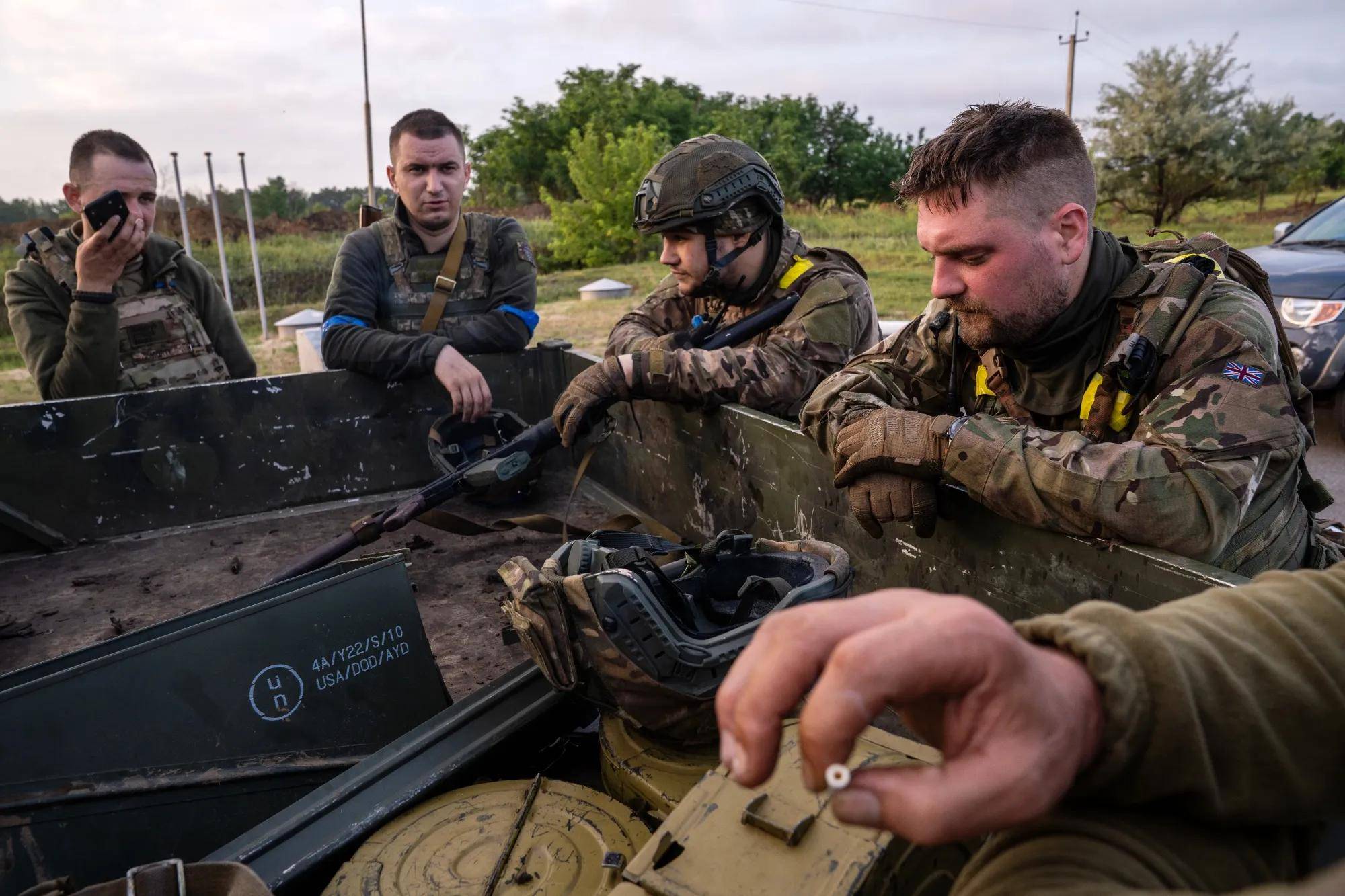 65万逃兵<strong></p>
<p>国海证券股票</strong>,俄军迎来两场大捷,乌克兰面临两难抉择:毁灭还是投降