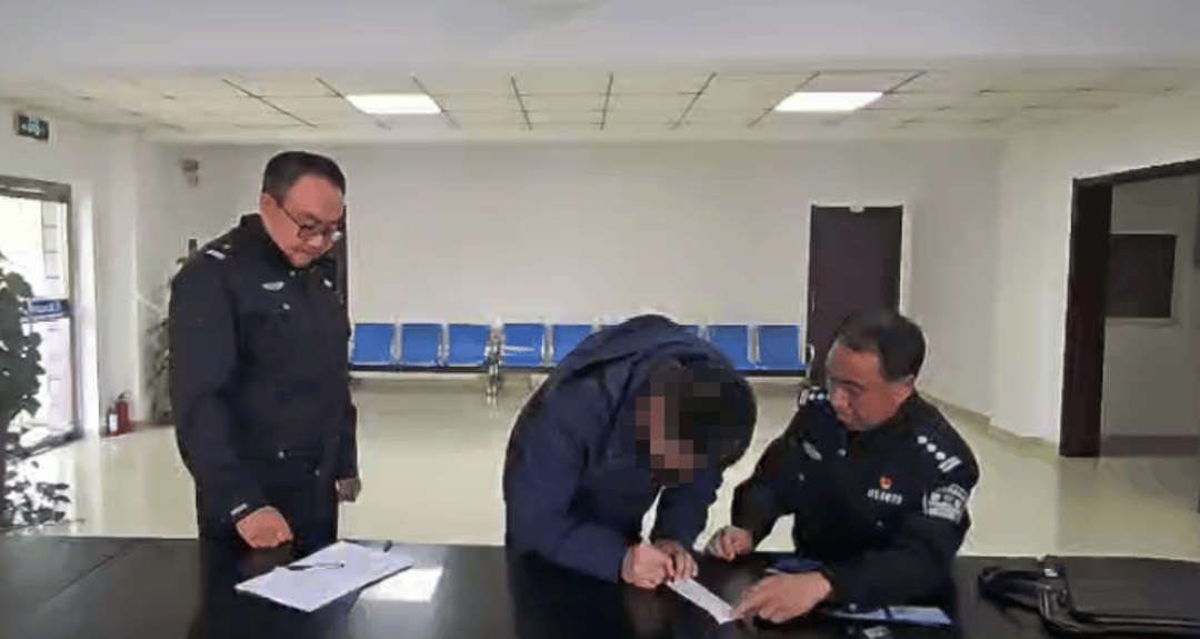 8人穿“警服”为婚礼开路?后续来了<strong></p>
<p>国海证券股票</strong>!