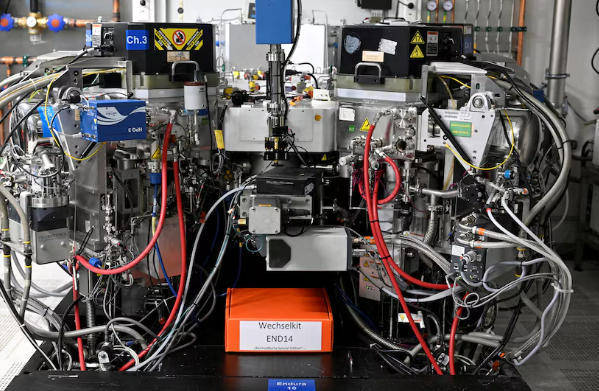 “安世客户怕再被荷兰坑<strong></p>
<p>亿晶光电股票</strong>,想了一招:自己去找中国工厂谈包装”