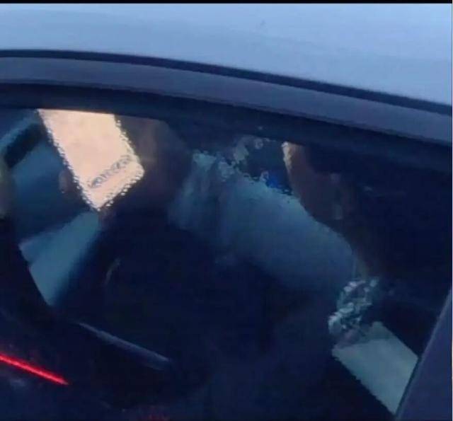 北京交警:群众通过“随手拍”举报的分心驾驶等违法行为<strong></p>
<p>亿晶光电股票</strong>,已查处