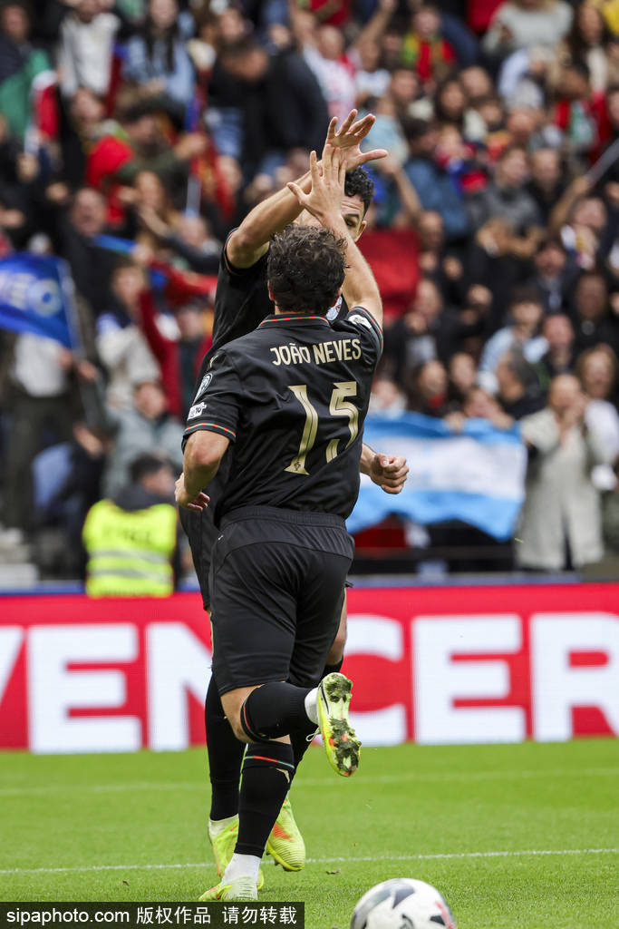 直通世界杯<strong></p>
<p>山西焦化股票</strong>!世预赛-C罗停赛B费戴帽 葡萄牙9-1亚美尼亚