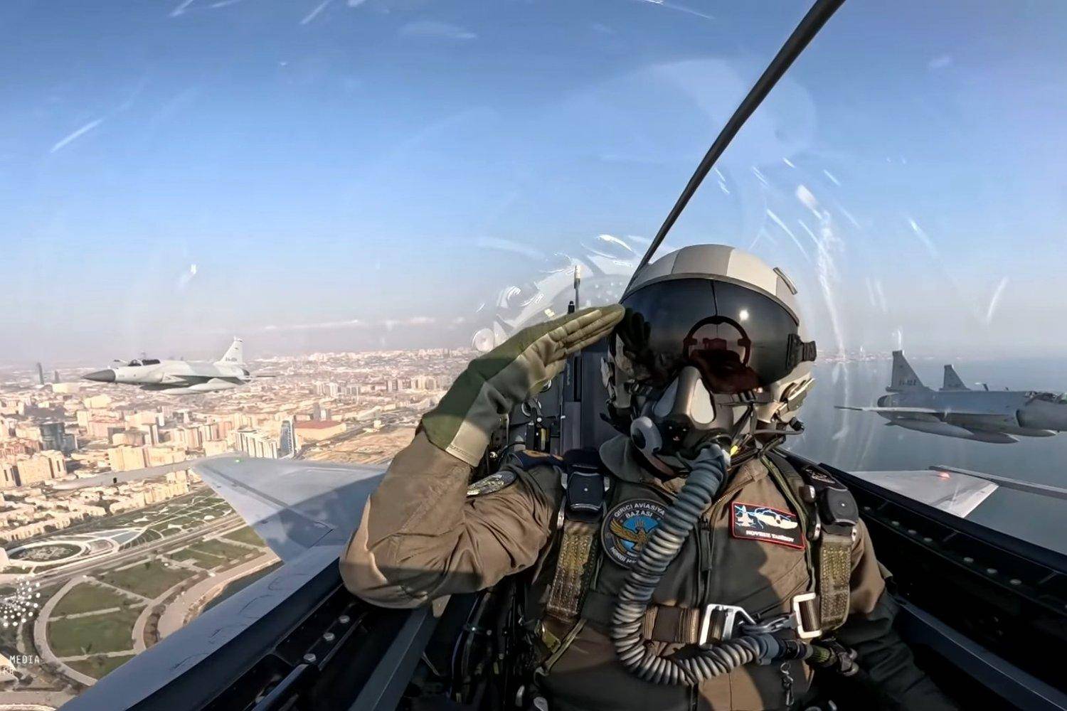 比伊朗还快！阿塞拜疆总统府宣布装备枭龙，与红旗-9组建中械体系