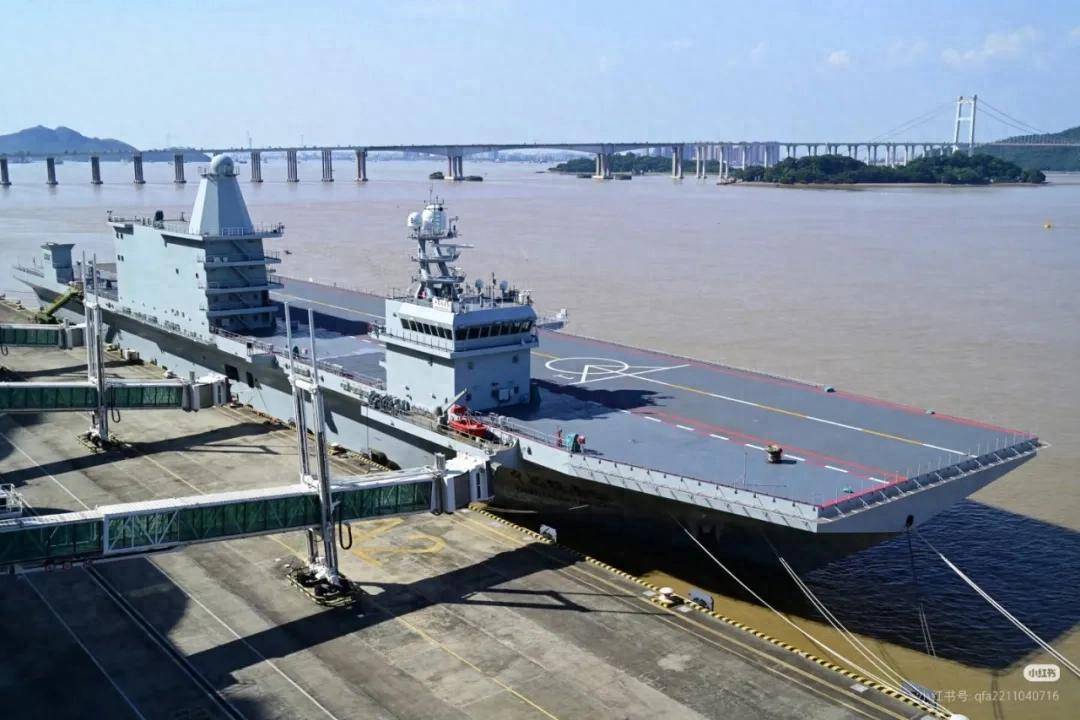 官泄！国产某无人机航母已悄悄服役！中国航母数量已不可查？